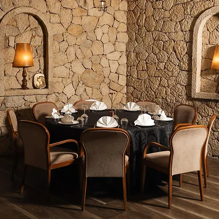 Szálloda Chateau Fasel Tirana