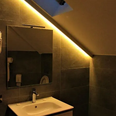 Chateau Fasel 4* 地拉那