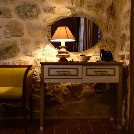 Chateau Fasel 地拉那