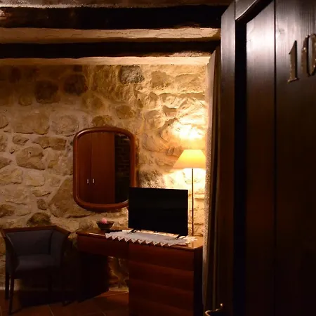 Farm stay Chateau Fasel *