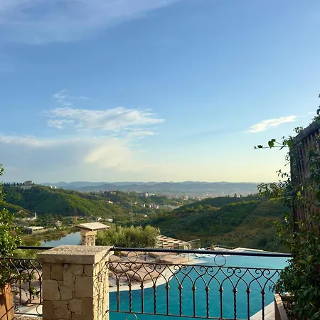 Chateau Fasel ホテル ティラナ