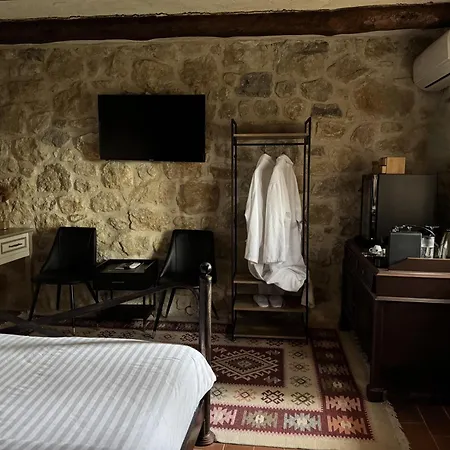 Chateau Fasel Szálloda Tirana