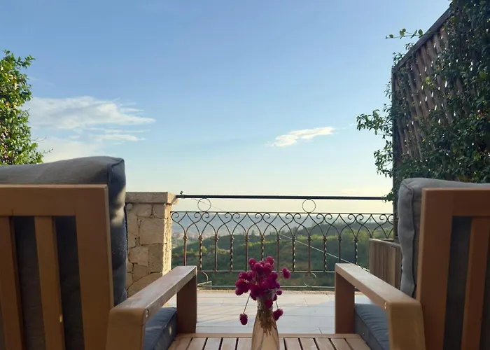 Szálloda Chateau Fasel Tirana