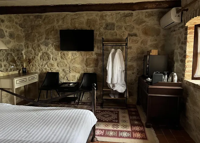 Chateau Fasel Szálloda Tirana