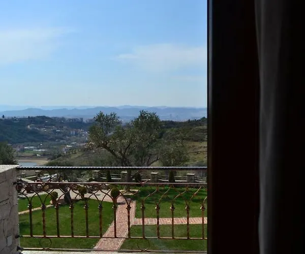 Szálloda Chateau Fasel Tirana